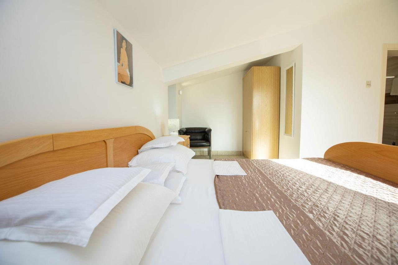 Apartments Mosor Omiš Esterno foto