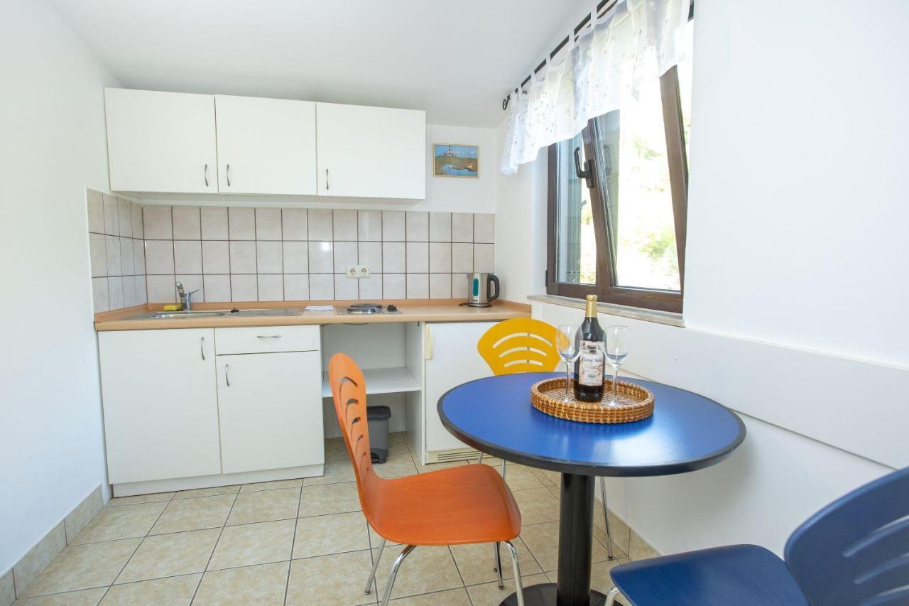 Apartments Mosor Omiš Esterno foto