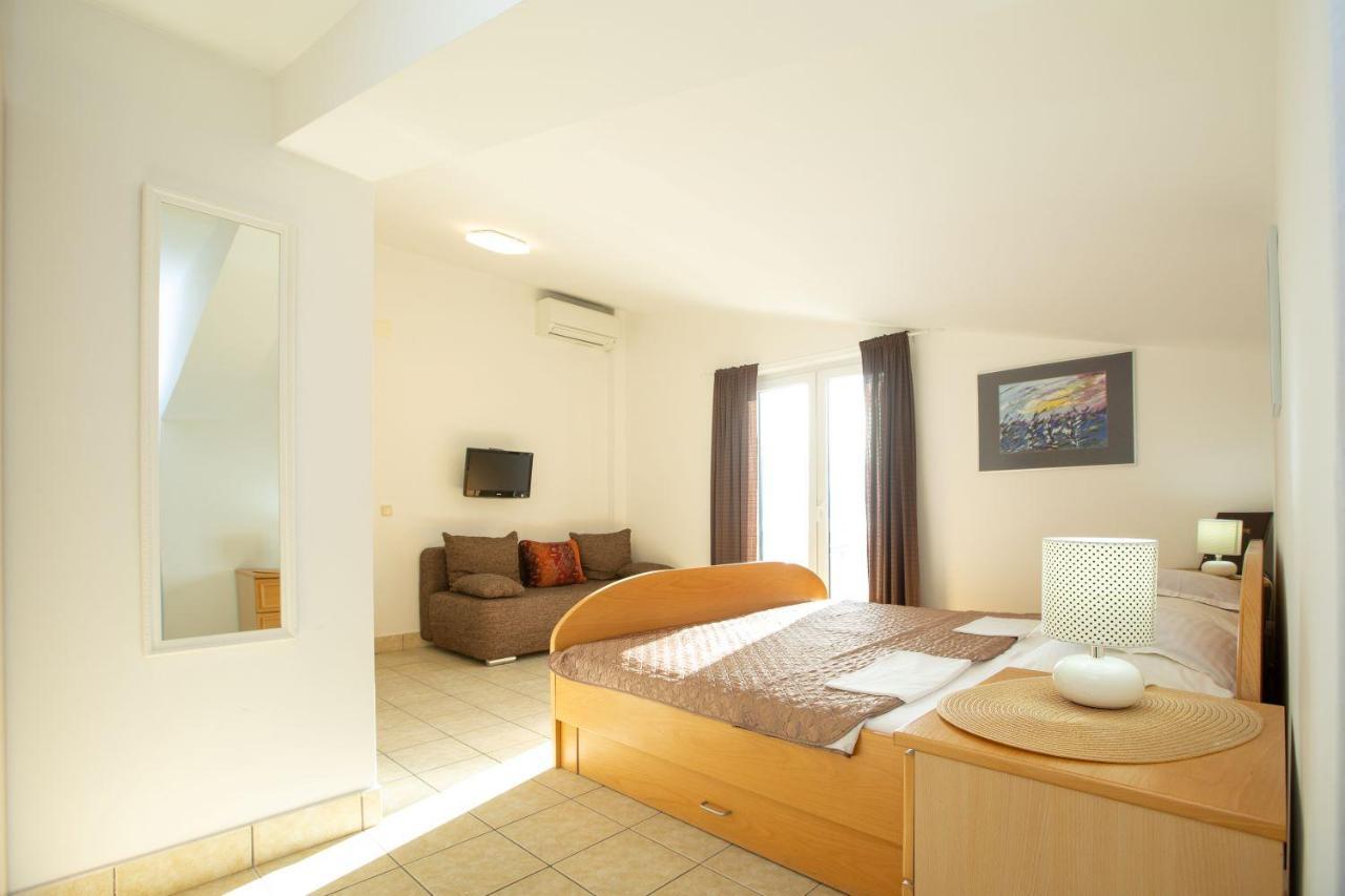Apartments Mosor Omiš Esterno foto