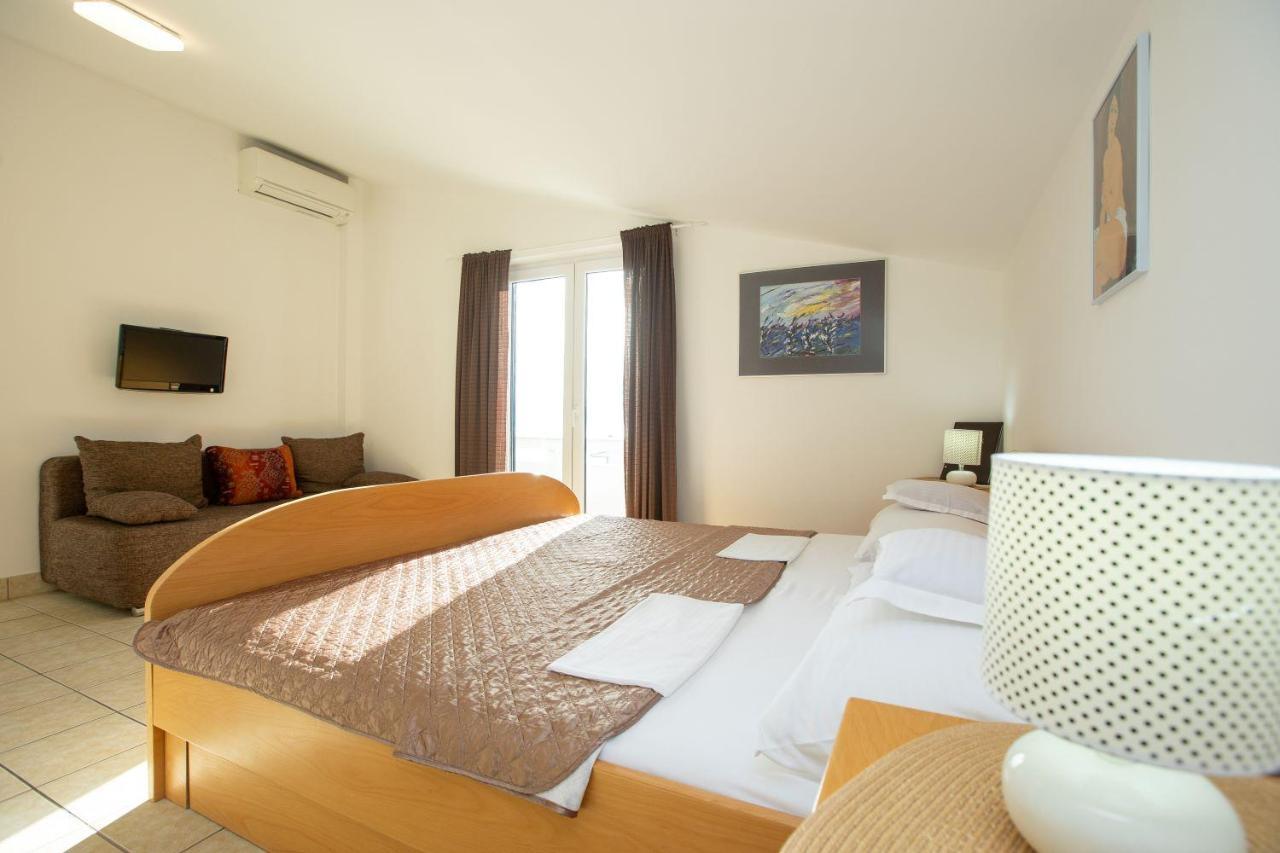 Apartments Mosor Omiš Esterno foto
